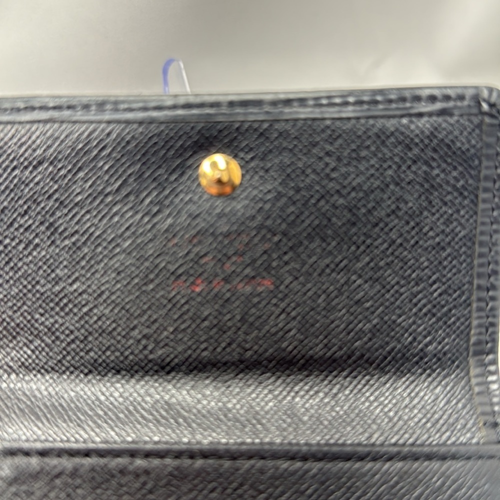 Louis Vuitton Black Epi Leather Elise Compact Tri-Fold Wallet | Unisex | Used | - Picture 4 of 9